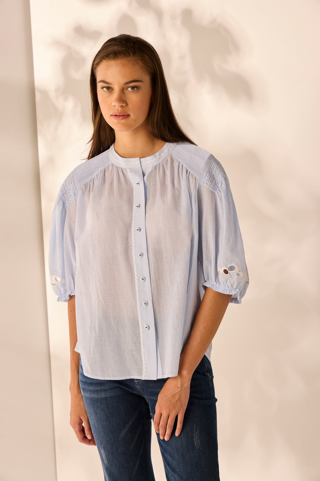 LANIA Capri Shirt.          3872