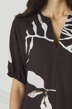 Load image into Gallery viewer, LANIA    Maple Top.....     4000   (See Maple Pant.....4091)
