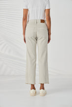Load image into Gallery viewer, LANIA............. Scallop Jean.
