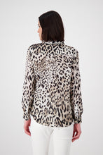 Load image into Gallery viewer, MONARI Blouse. Leopard Print.    407477
