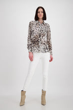 Load image into Gallery viewer, MONARI Blouse. Leopard Print.    407477
