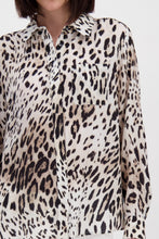 Load image into Gallery viewer, MONARI Blouse. Leopard Print.    407477
