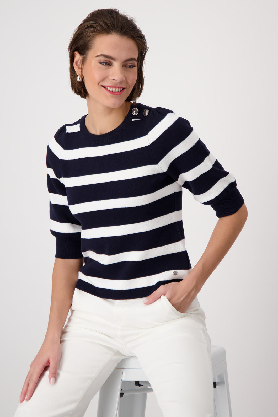 MONARI Knit. Stripes and Buttons.        409232