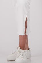 Load image into Gallery viewer, MONARI  Anna Short Pants...........................410758
