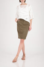 Load image into Gallery viewer, MONARI.... Cornelly Leaf Sweater...............................410921
