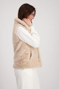 MONARI Faux Fur Waist Coat.     806941.