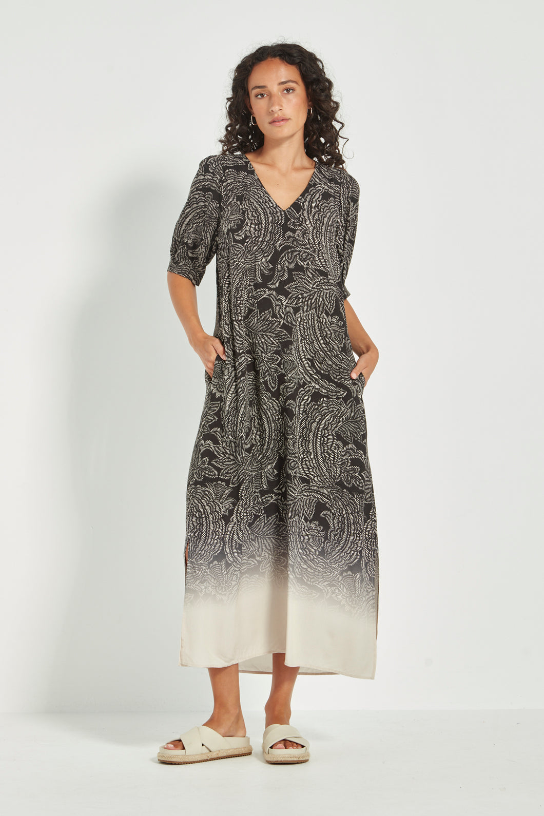 VERGE Amara Dress.        9882BR